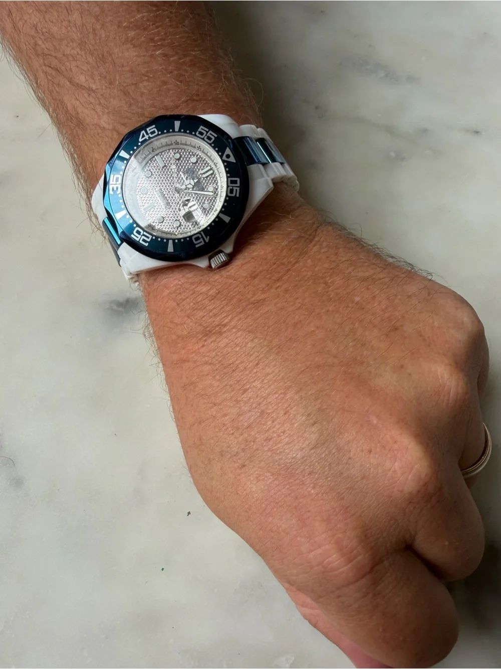 Invicta Ceramics Unisex Blue & White Ceramic Pro Divers Watch Model 4686